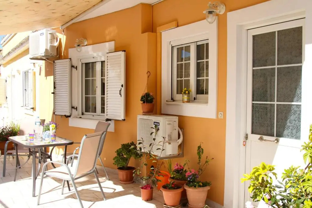 Tritsa House, 3-bedroom apt next to Corfu Town and airport