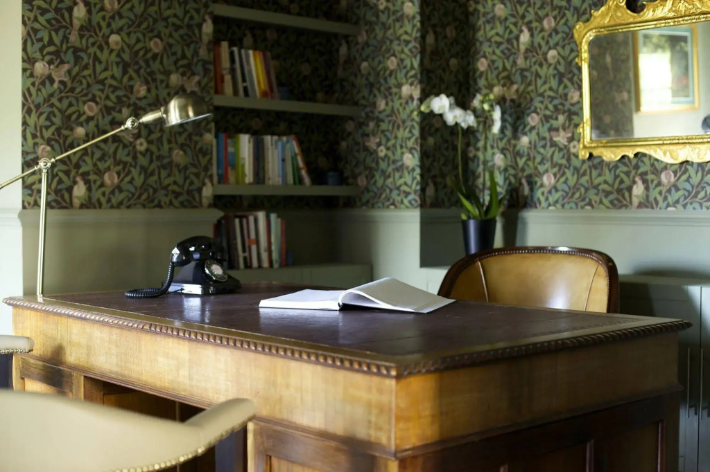 The Manor at Sway - Hotel, Restaurant and Gardens