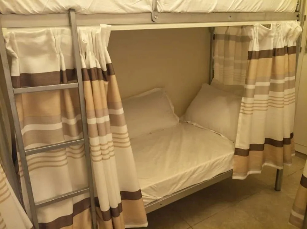 California Hostel