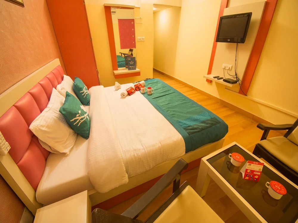 OYO 2046 President Hotel