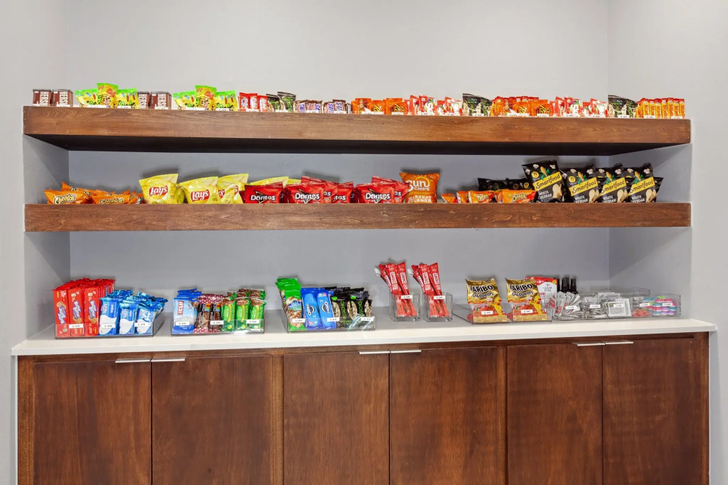 Holiday Inn Express & Suites Port Washington by IHG