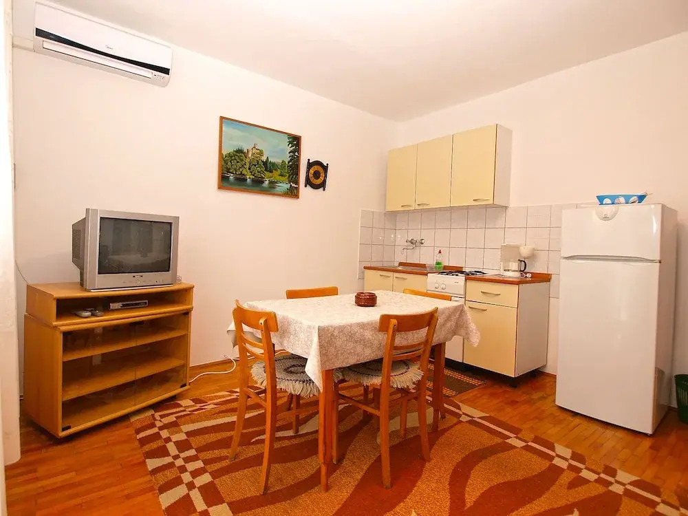 Apartment 359