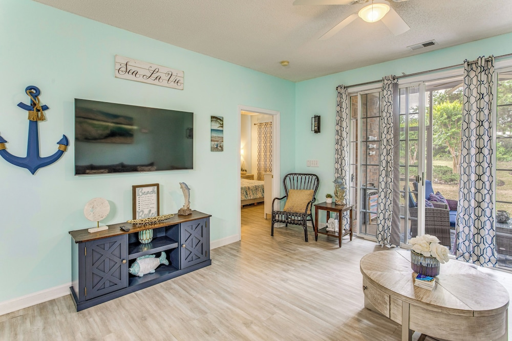 Luxury 1st-floor Barefoot Resort Condo!