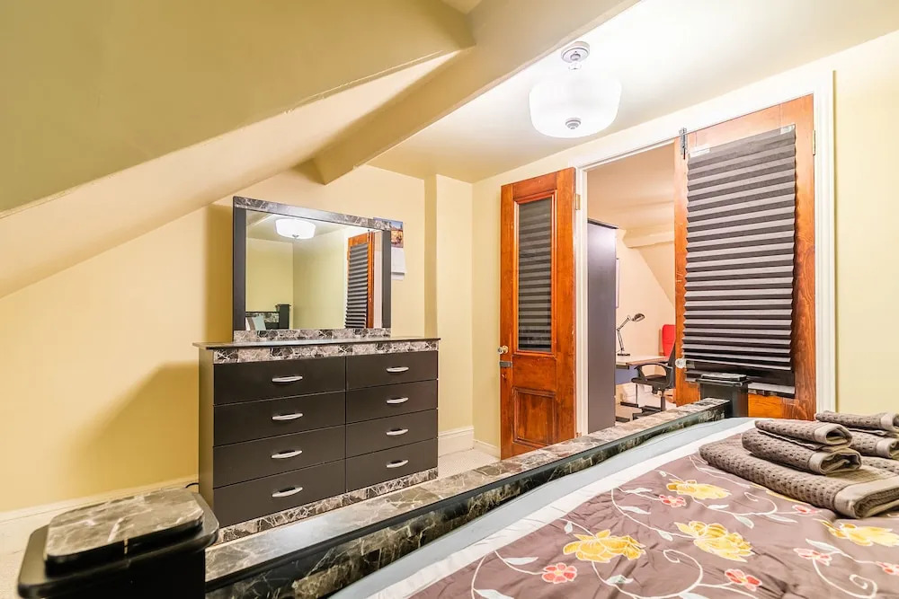 Rooms in Downtown Heritage House