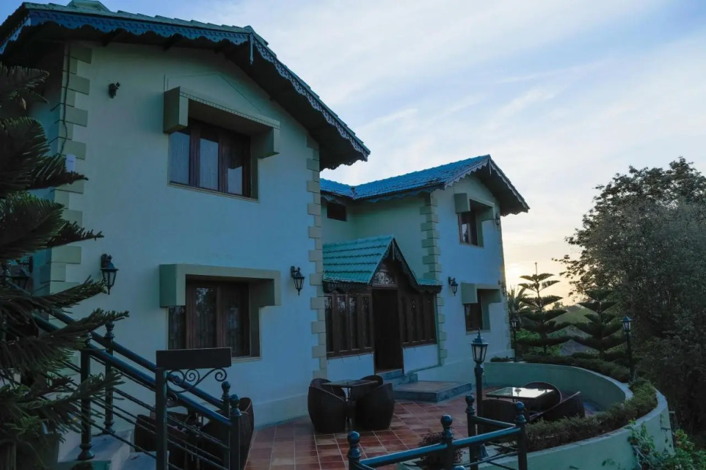 The Colonial Manek Manor By SAH