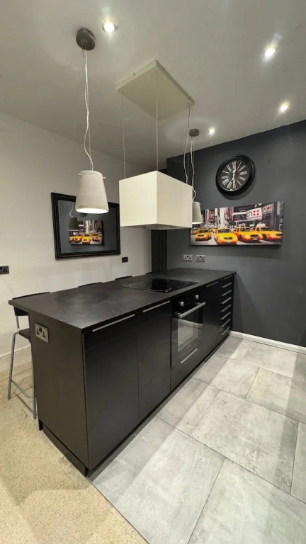 Market Street Retreat in Central Loughborough Sleeps 6