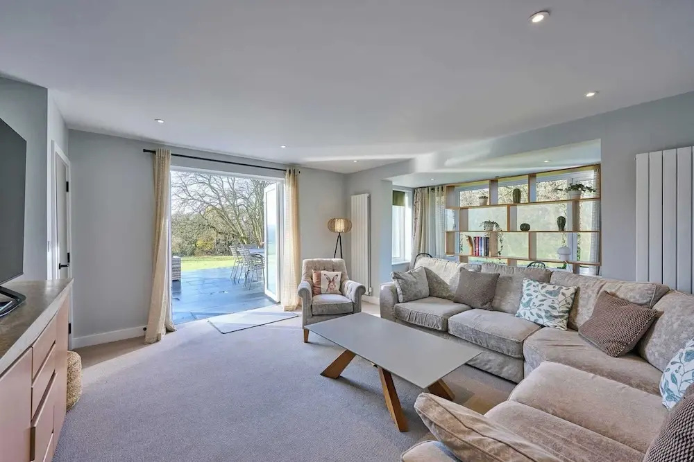 Host Stay Roundwood House
