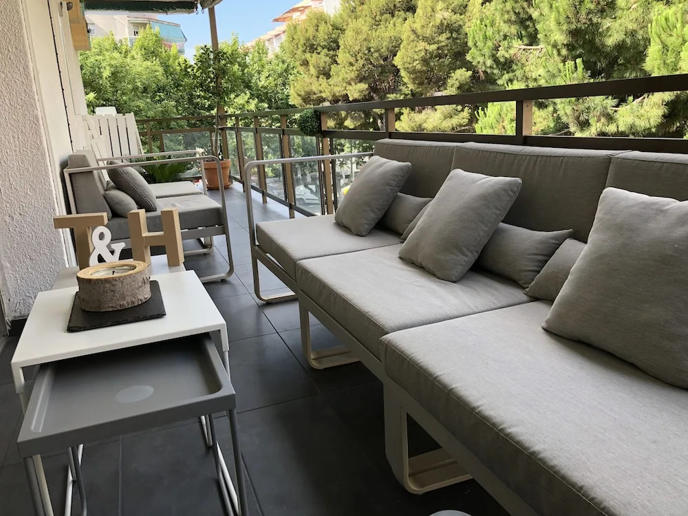 T&H Aragon Family Apartment