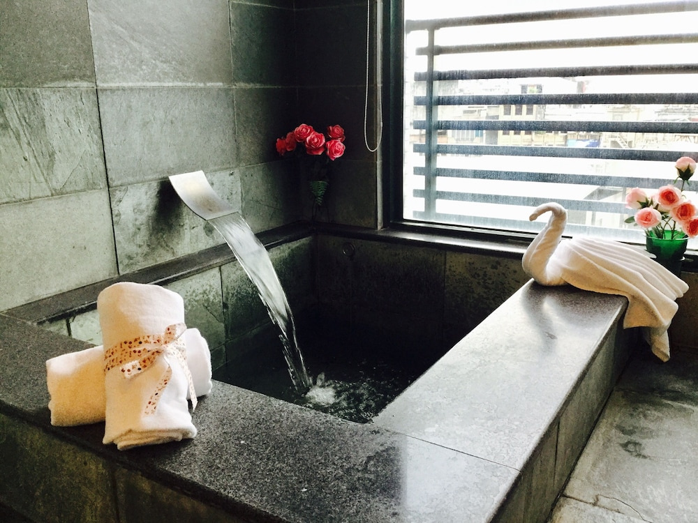 Now and Then Hot Spring Inn
