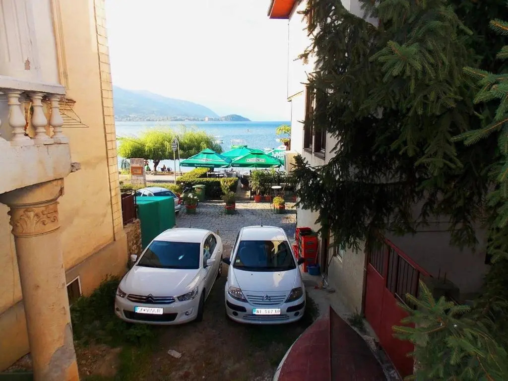 Savin Apartments