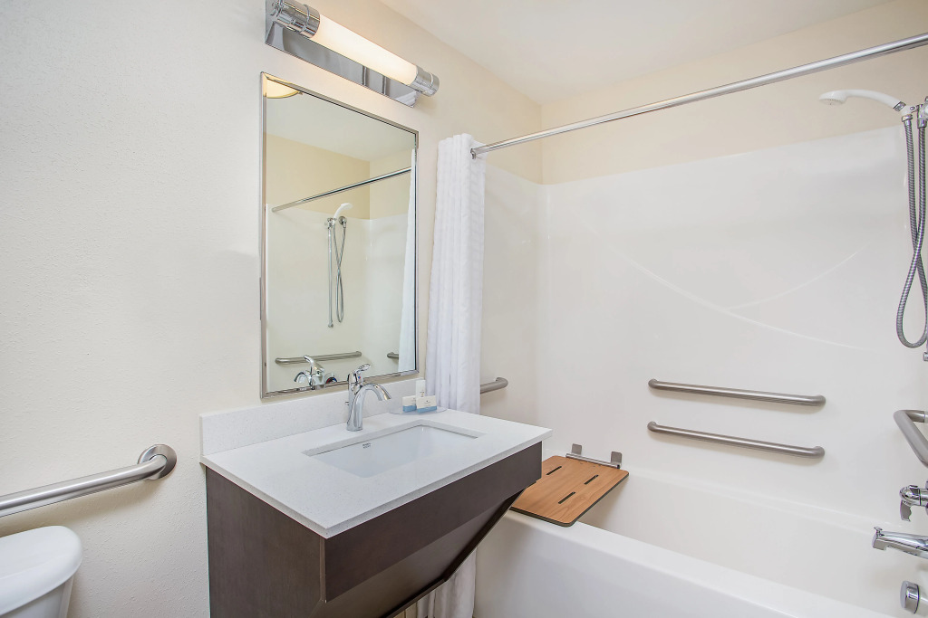 Candlewood Suites Bowling Green by IHG