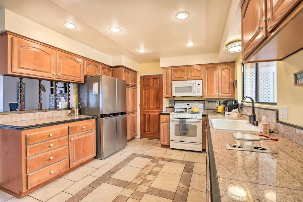 Retro House w/ Deck & Arroyo Grande View