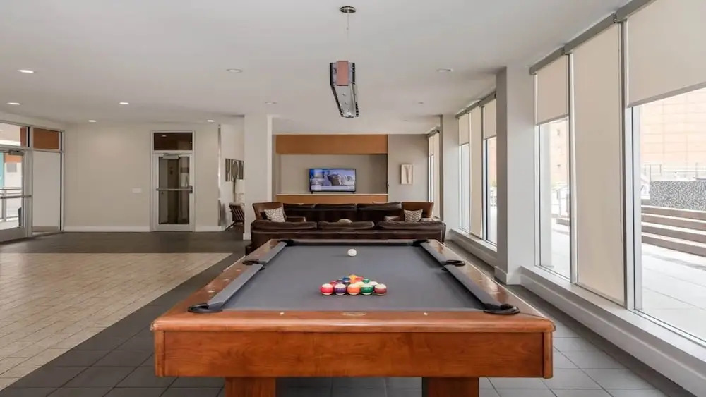 Bold CozySuites w/pool, gym, roof #3