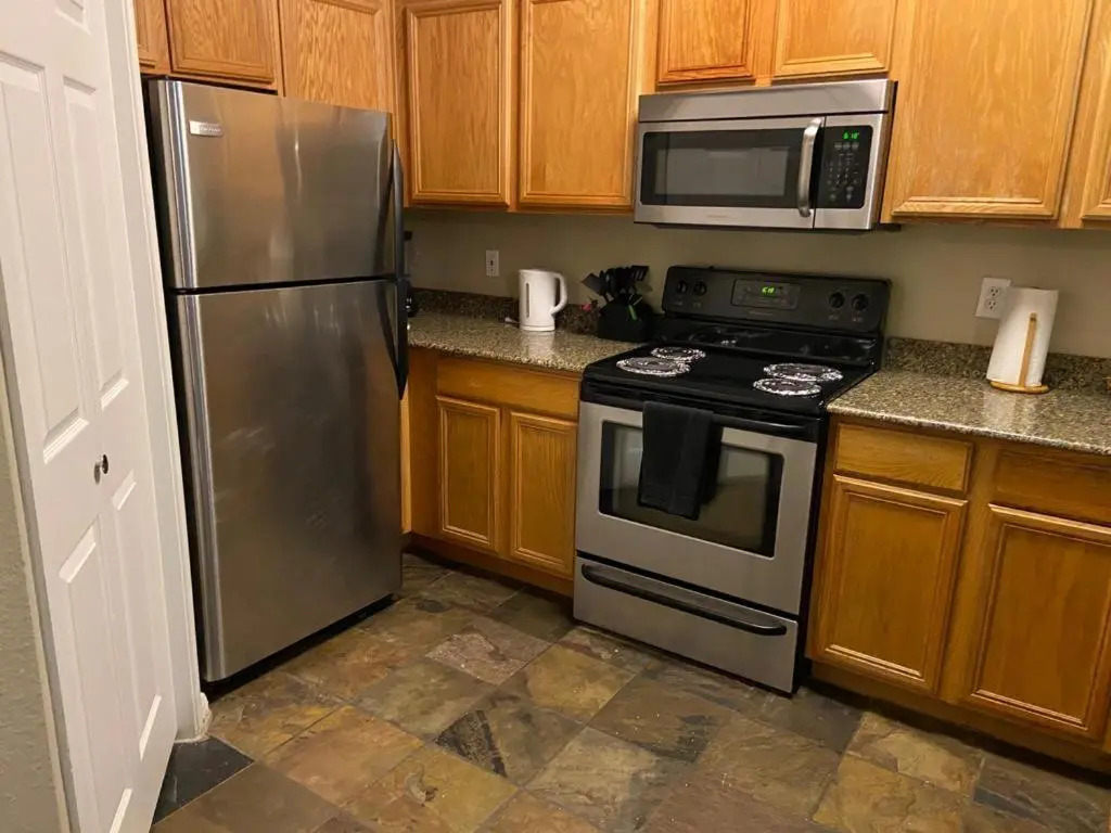Resort Style Apt/Home in Houston Medical Centre