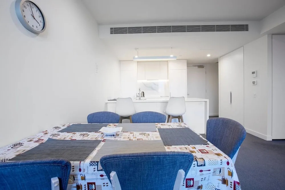 Stunning Comfy 2 Bed With Parking In Melbourne