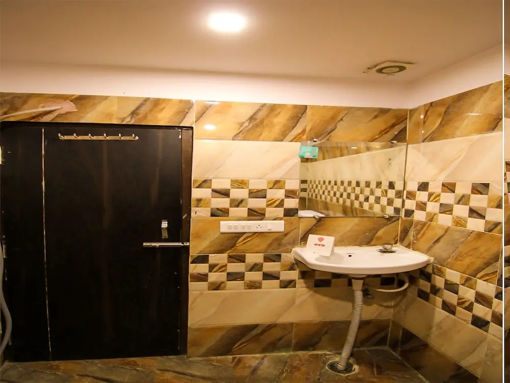 OYO 9907 Hotel Sanskar Palace