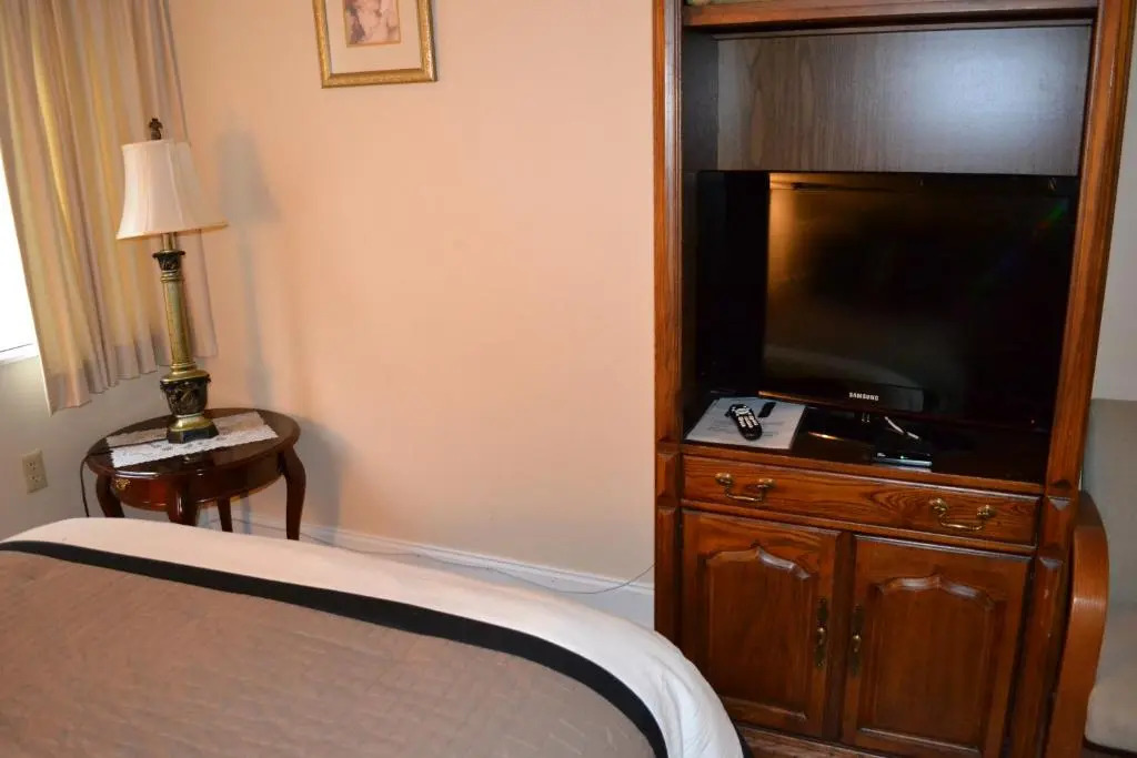 River Place Condos 411 3BD