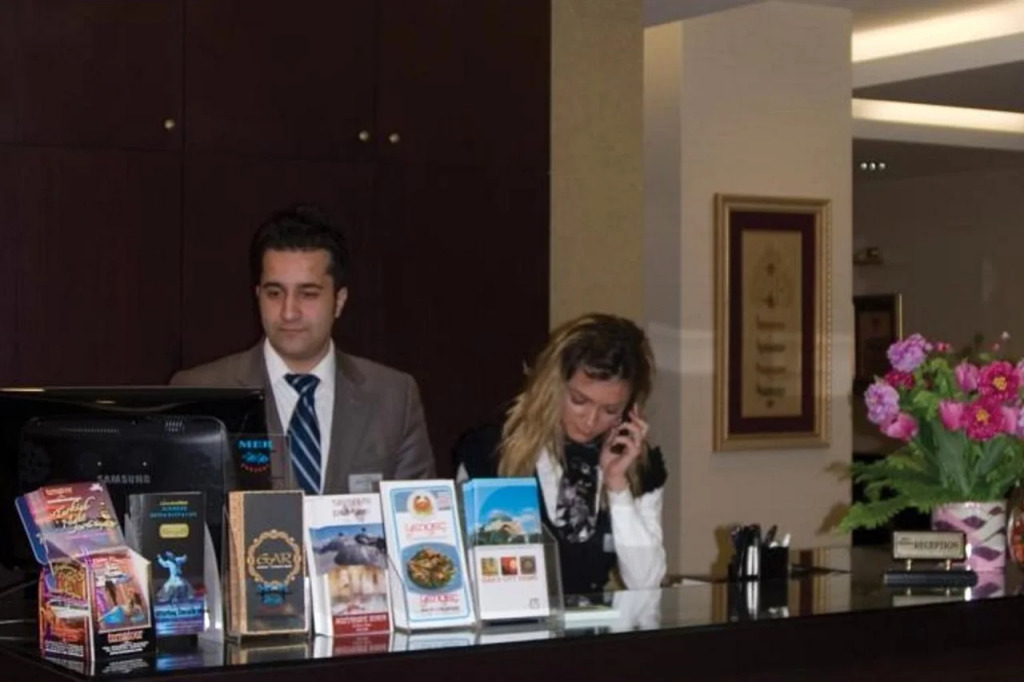 Maywood Hotel