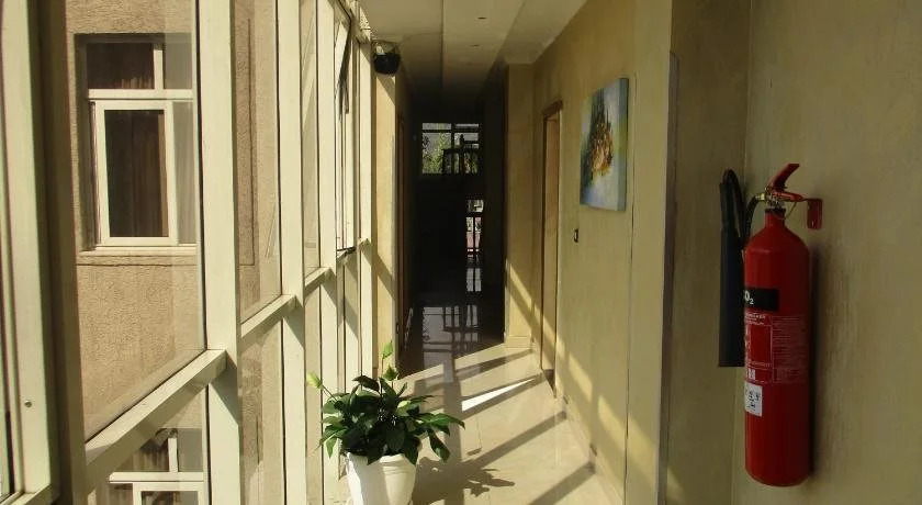 Stay Easy Hotel