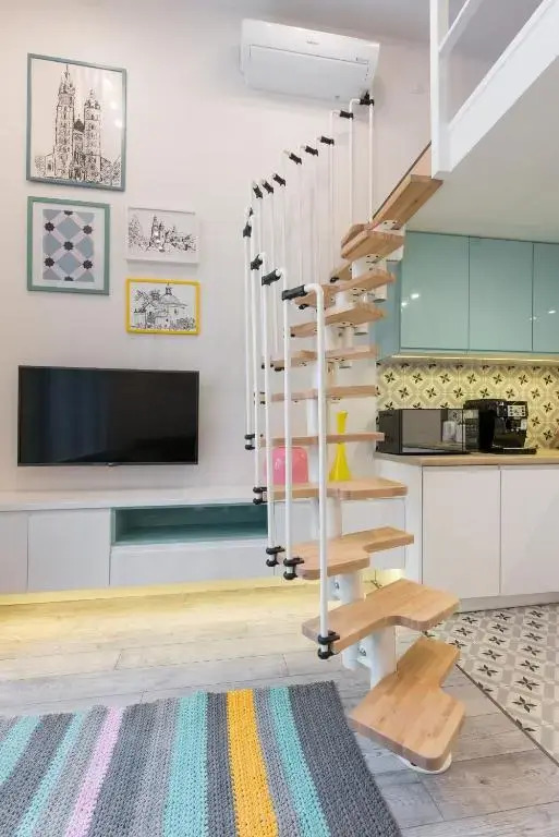 Cheerful Air Conditioned Apartment with mezzanine and Parking - Old Town