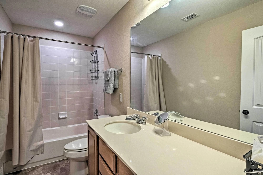 Texas Home w/ Patio & Grill ~ 16 Mi to Austin