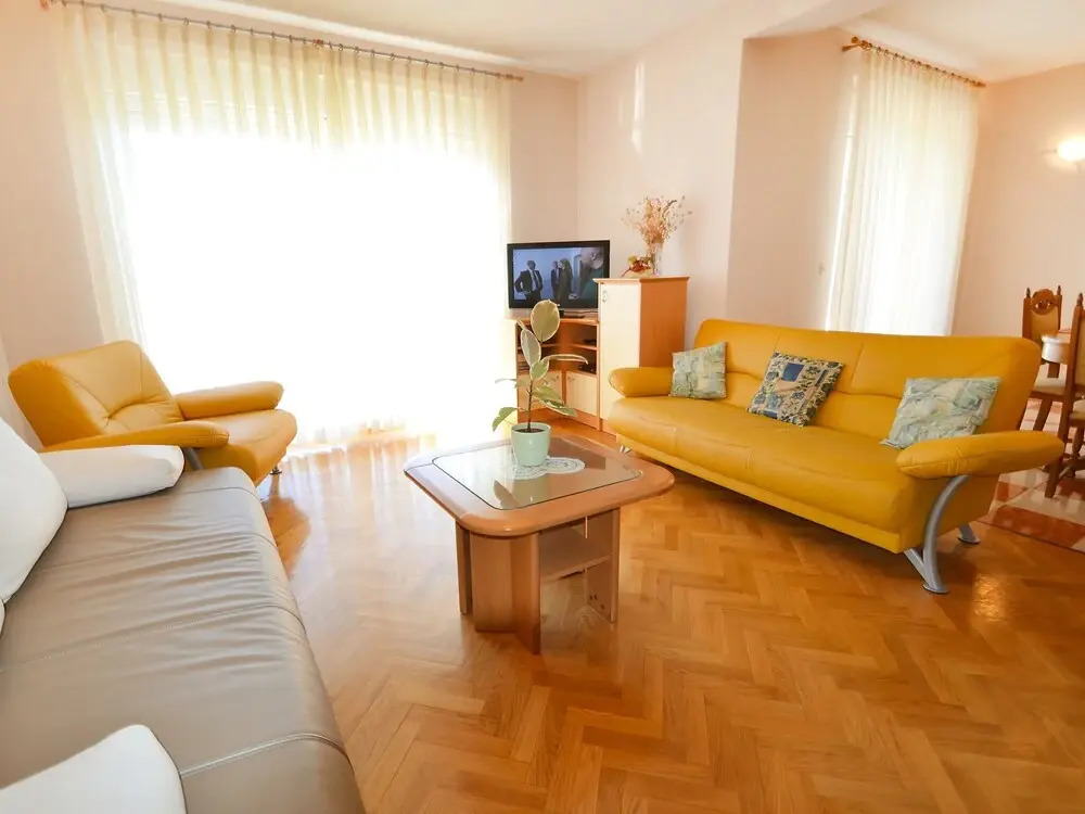 Apartment Daria 1 by Interhome