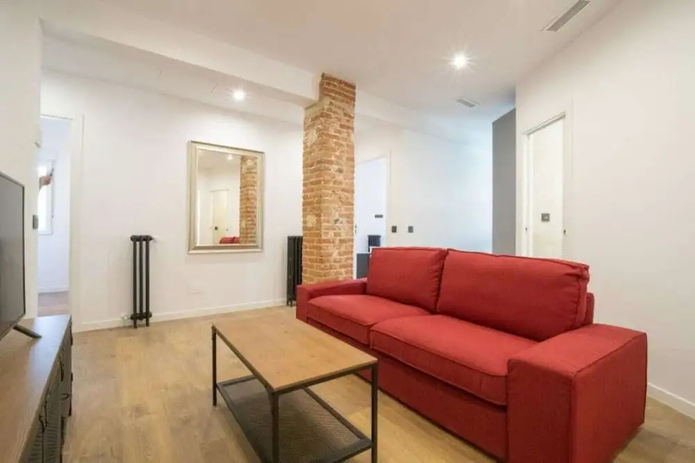 Spacious Double Room in an Apartment With a Private Balcony, in Madrid