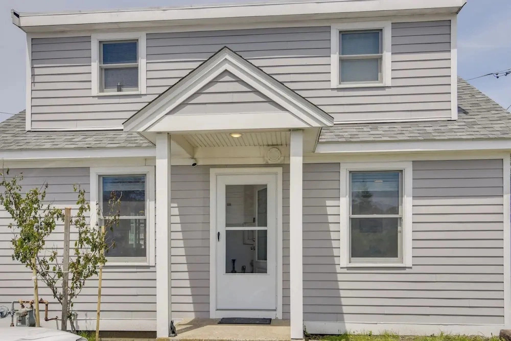 Walkable + Convenient! 1st-floor Apt in Middletown
