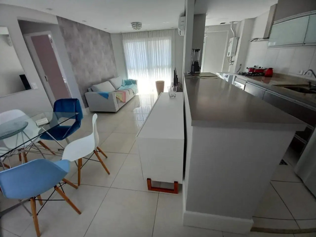 Apto novo, 2 quartos, quadra praia em Santos.