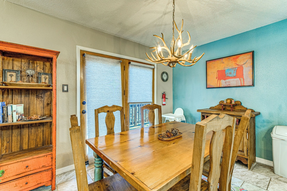 2 Mi to Midtown: Ruidoso Retreat w/ Hot Tub!