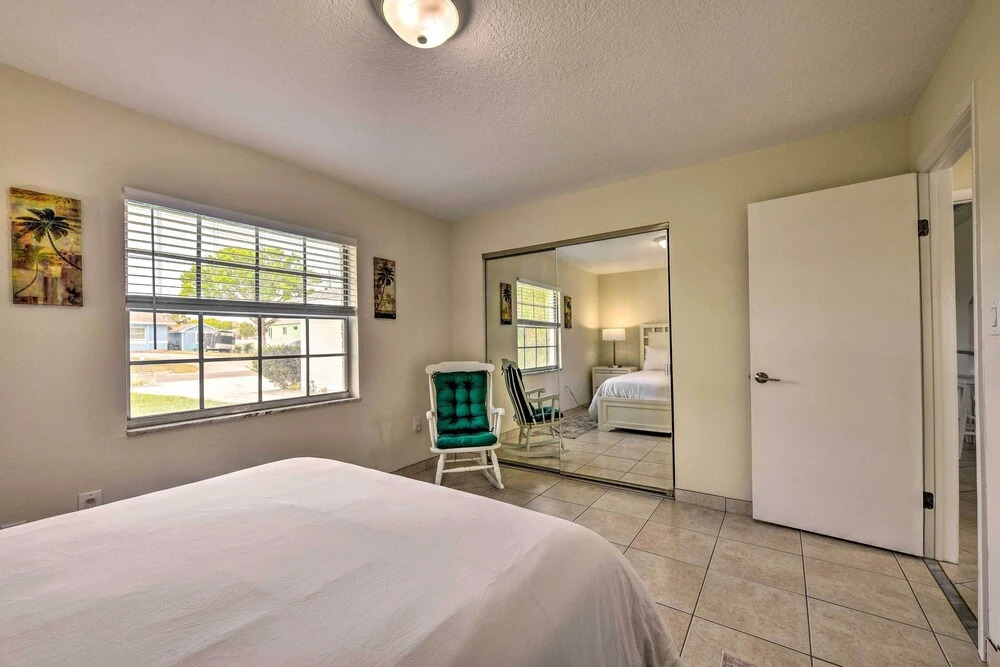 Apollo Beach Gem w/ Pool: 'the Flamingo House'