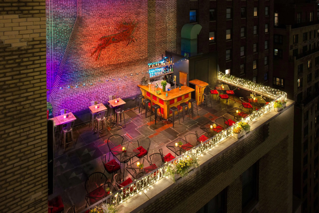Roger Smith Hotel