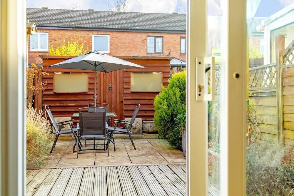 Cosy 2BR Home Near Milton Keynes Centre