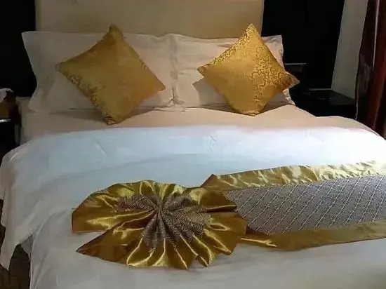 Luodian Chuncheng Hotel