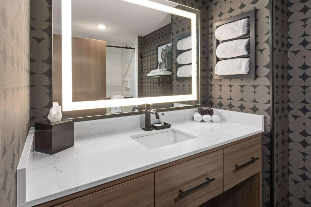 Riverbend Hotel and Suites, Trademark Collection by Wyndham