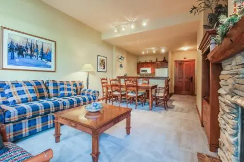 Powderhorn Lodge 107: Columbine Suite