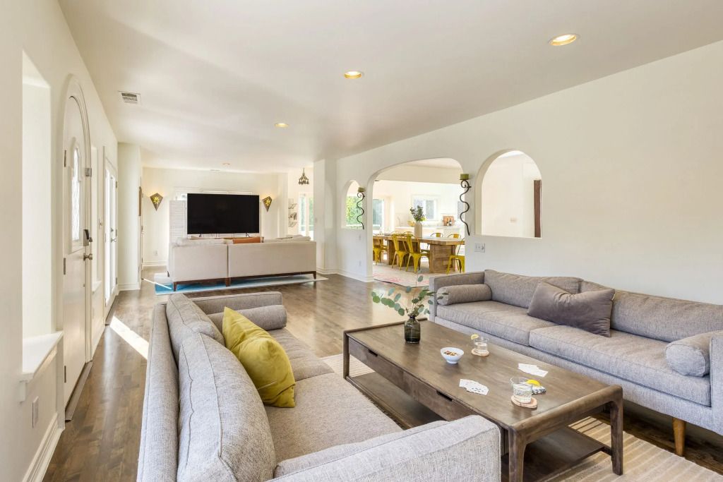 Valentino by AvantStay | Luxury Hollywood Mansion, Los Angeles