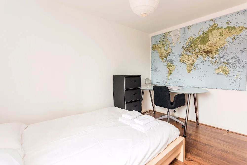 Beautiful and New Home for 5 in West Cambridge