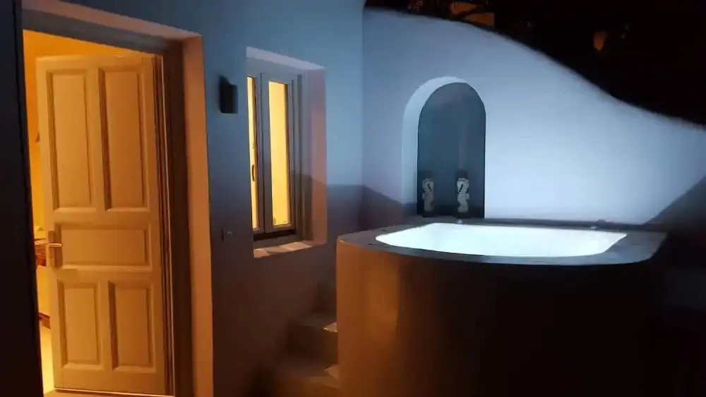 The Muse Of Santorini - Jacuzzi Suites