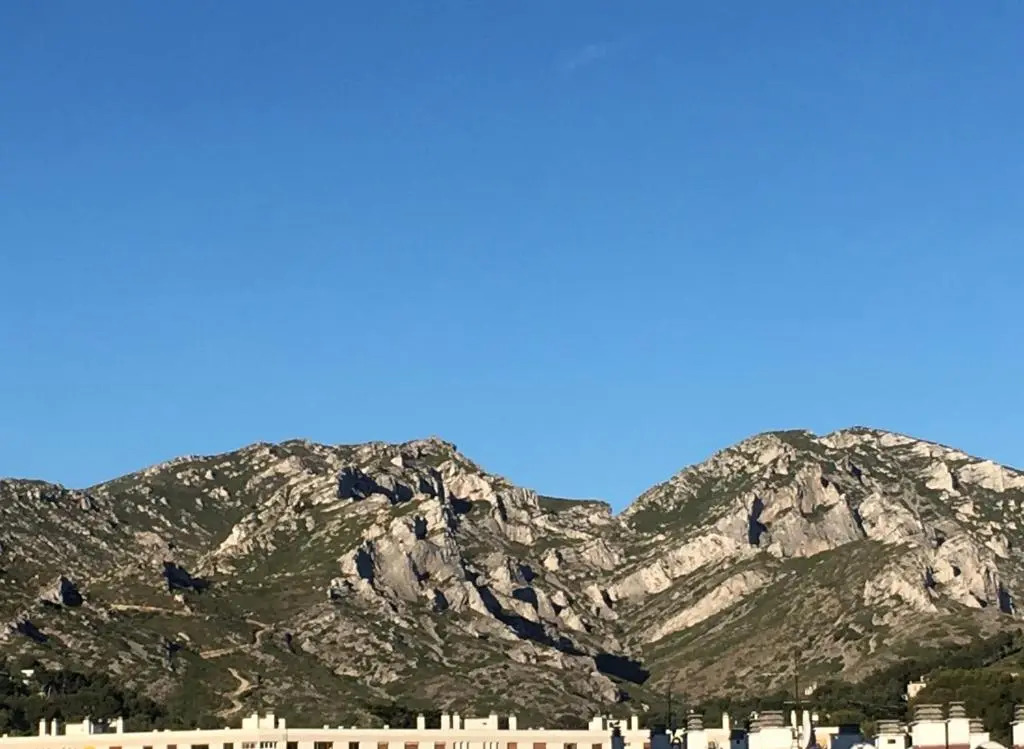 Marseille 13009 - Bel Appartement lumineux de 70 m2 - 2 chambres - vue sur Col de la Gineste - Direction Cassis