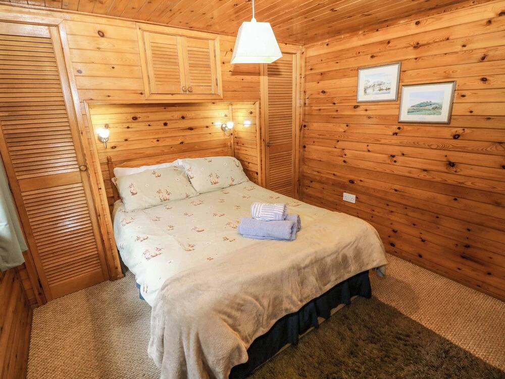 Oak Lodge