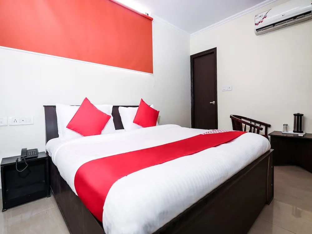 OYO 15154 Hotel Rock On