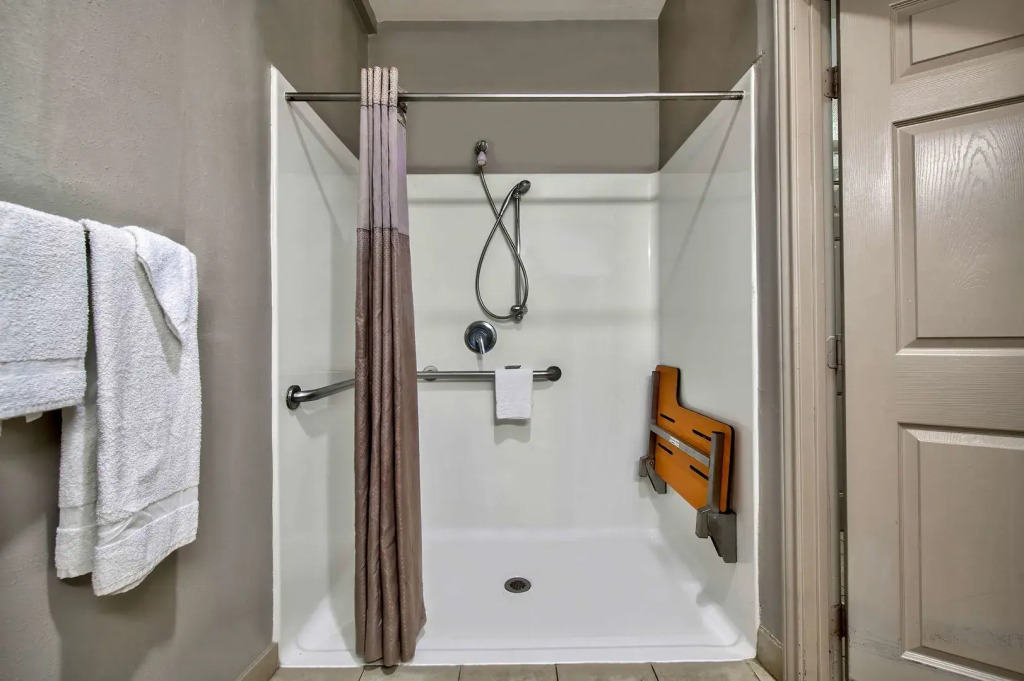 OYO Townhouse Beaumont Medical Center Area I-10