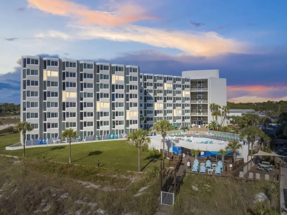 Renovated Beach Front Condo - Top of the Gulf 302