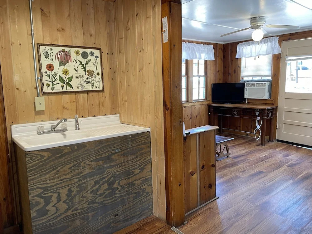 Casey's Cabins