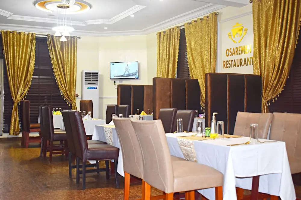 Davis Hotel & Suites
