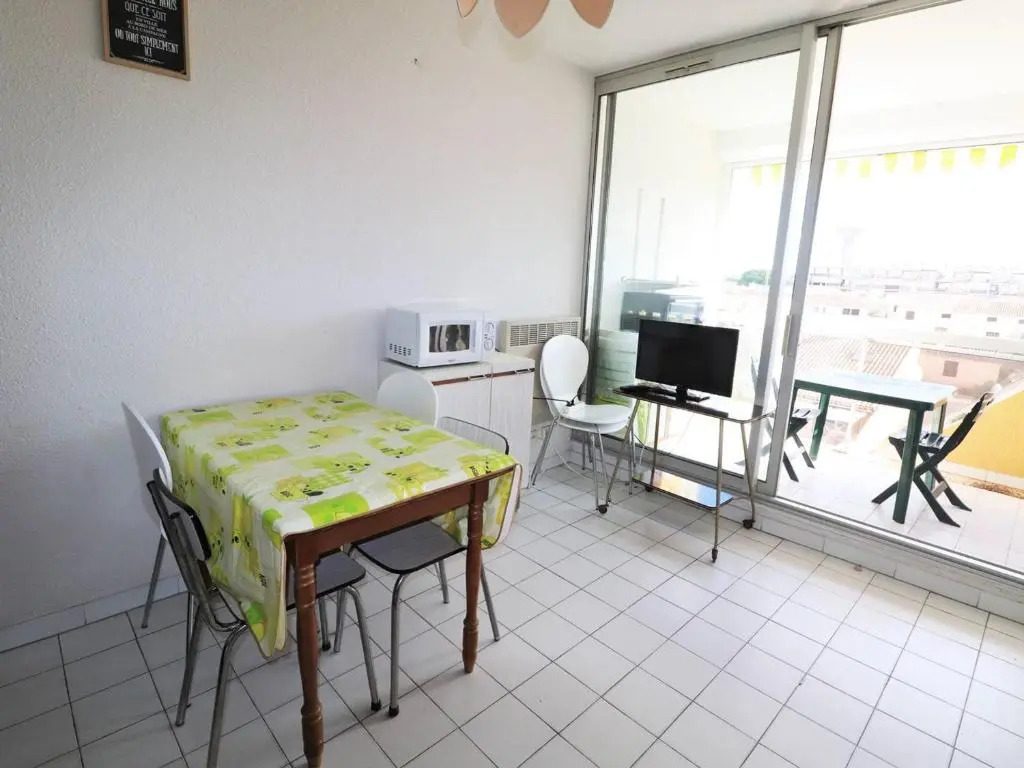 Appartement Le Grau-du-Roi, 2 pièces, 4 personnes - FR-1-307-11