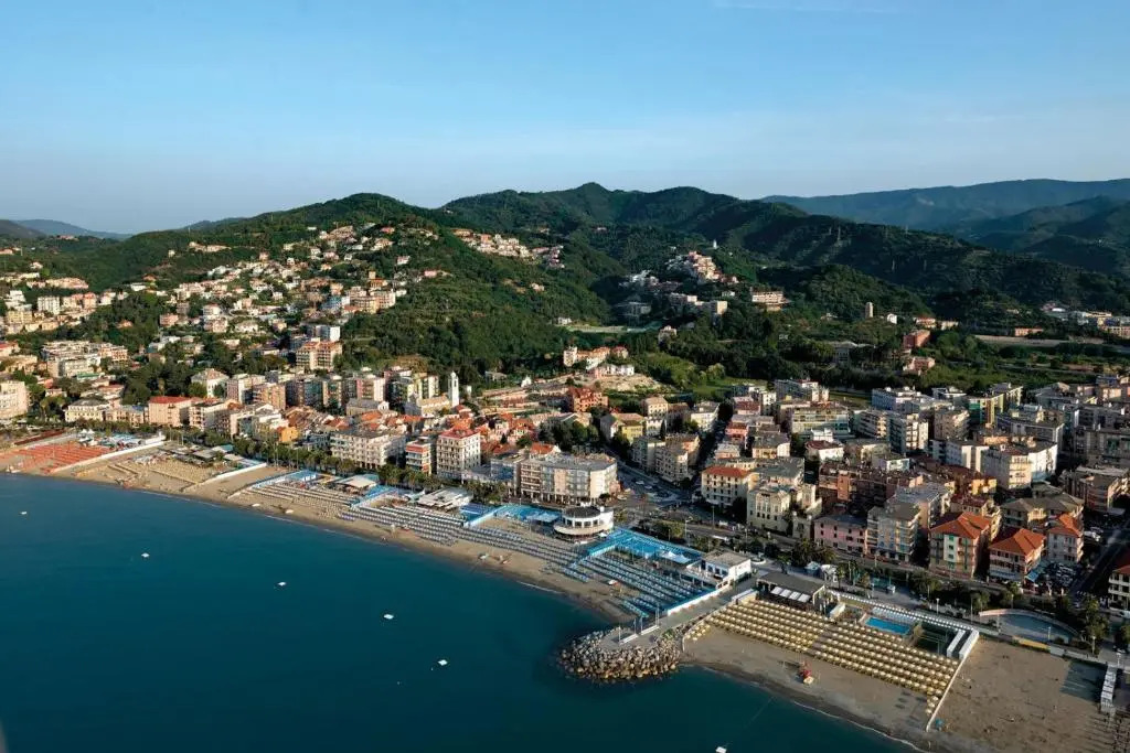 Mansardato 20 mt dal mare Albissola Marina