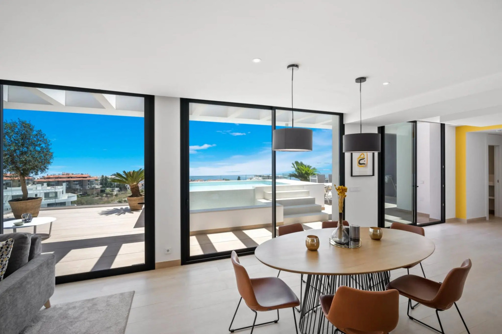 Yara In Fuengirola With 3 Bedrooms And 2 Bathrooms