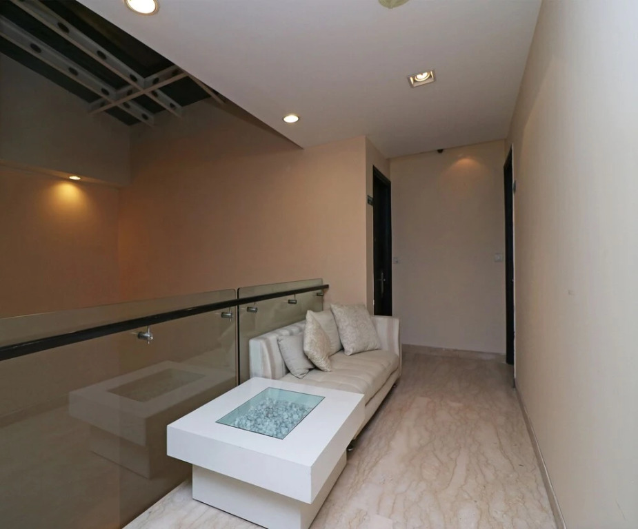 OYO 13236 Hotel W Castle